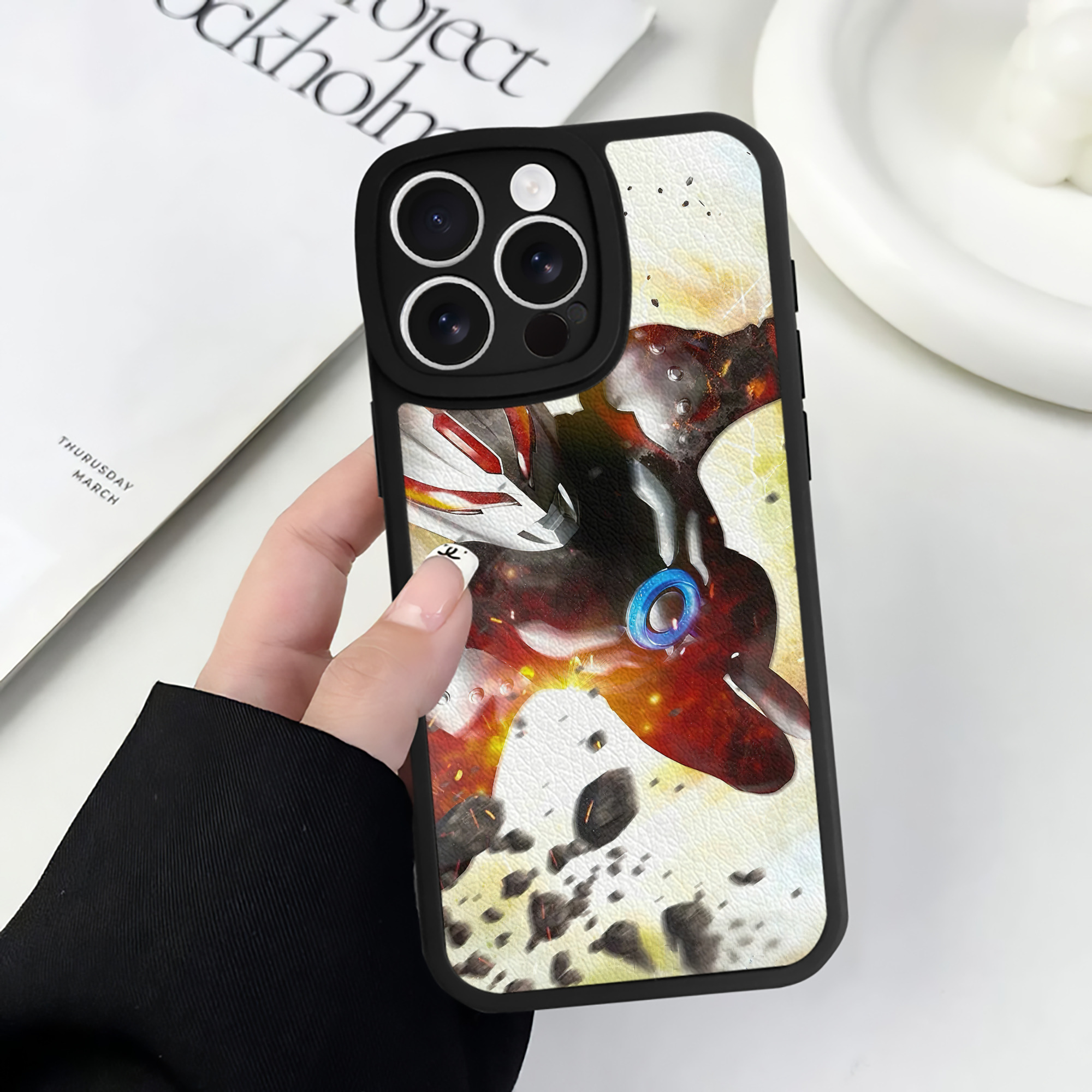 （画像用） ウルトラマン Ultraman 【iPhone 16シリーズ対応】シリコンスマホケース（レザー調） 材質：シリコン